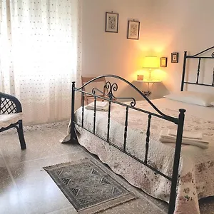 https://la-coccinella-guest-house.it-tuscanyhotel.com